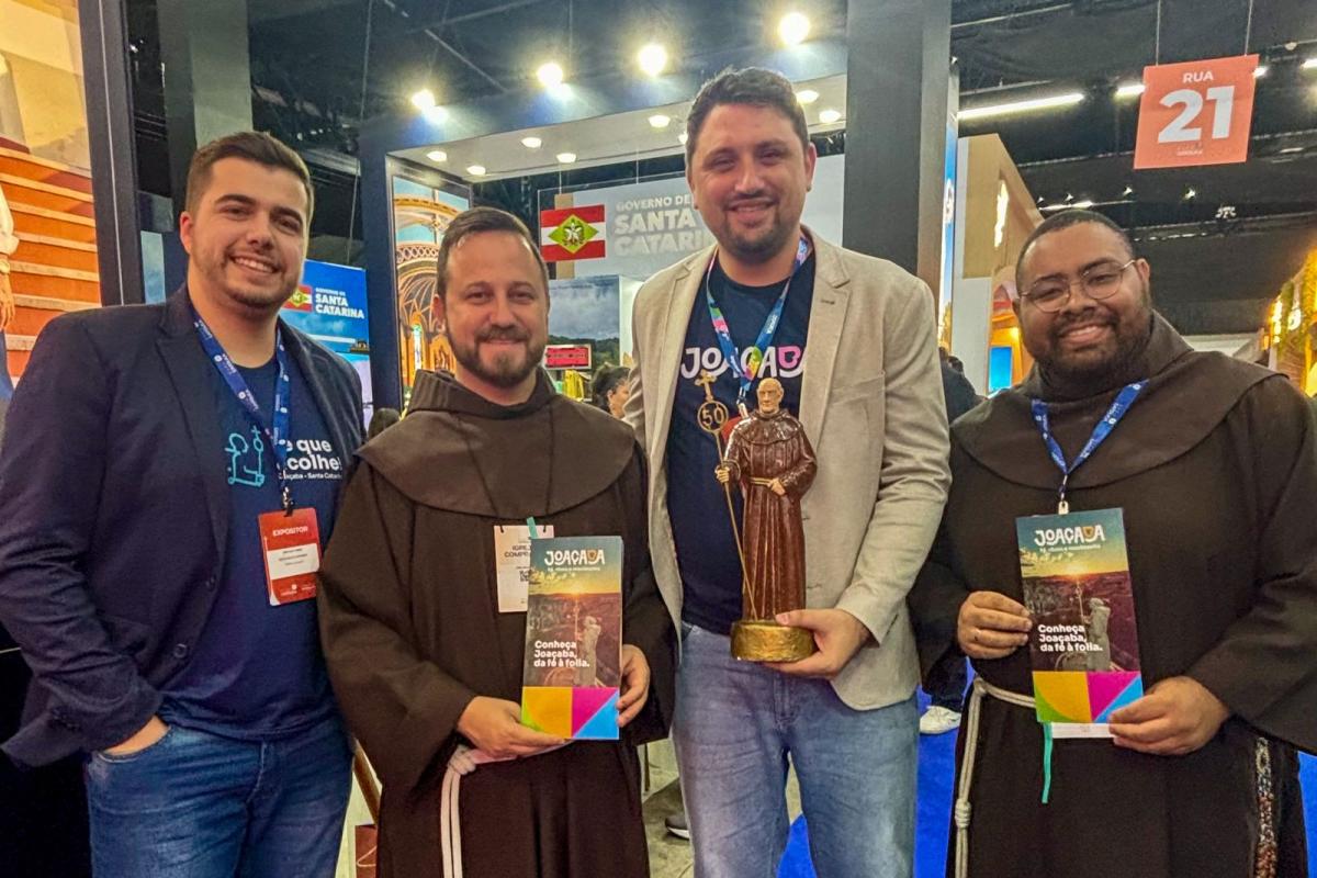 Joaçaba divulga potencial do turismo religioso na maior feira católica do mundo