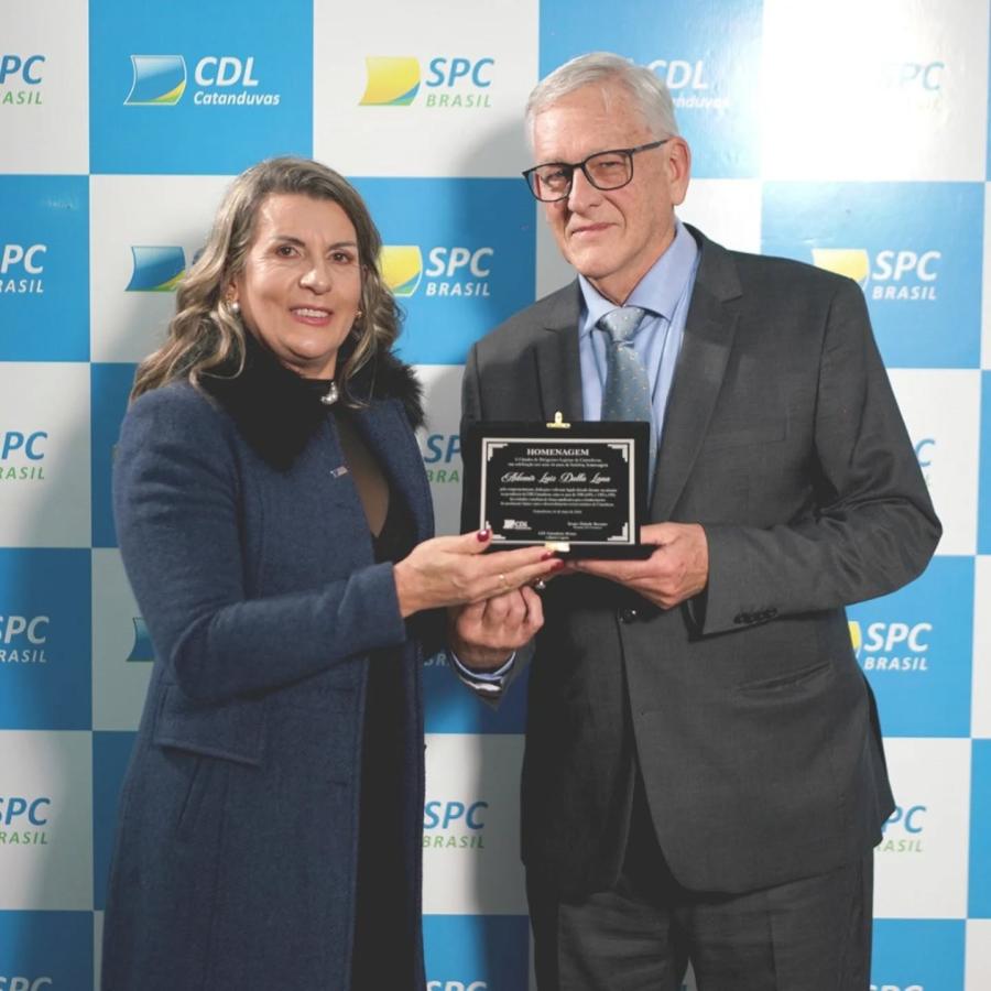 Empresário Ademir Dalla Lana é homenageado nos 40 anos da CDL Catanduvas.