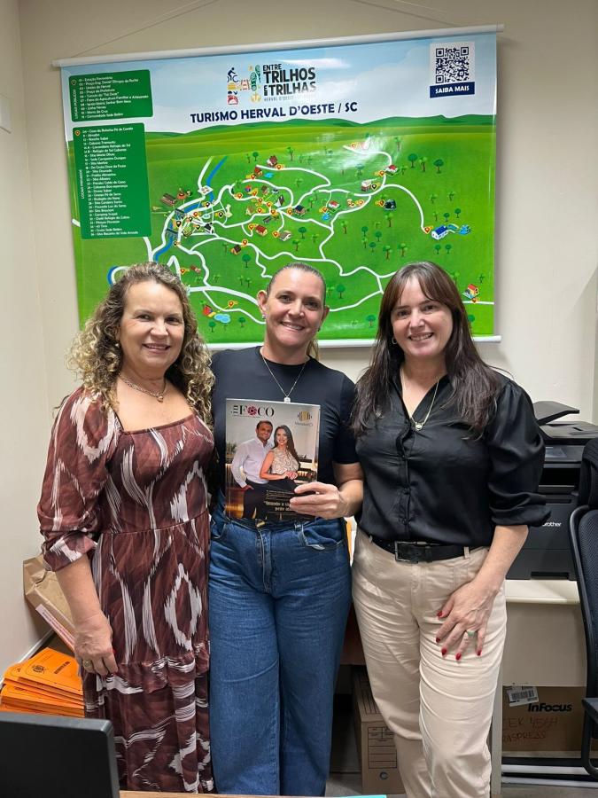 Revista In Foco destaca projeto “Trilhos e Trilhas” em visita à Diretoria de Turismo de Herval d’Oeste