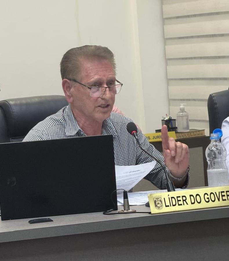 Luiz Vastres cobra providências após resposta sobre filas da saúde em Joaçaba