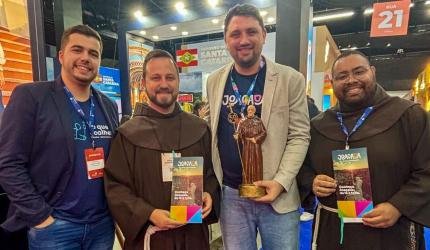 Joaçaba divulga potencial do turismo religioso na maior feira católica do mundo