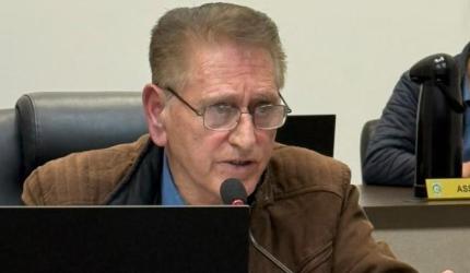 Luiz Vastres solicita melhorias na estrutura dos banheiros do Parque Municipal